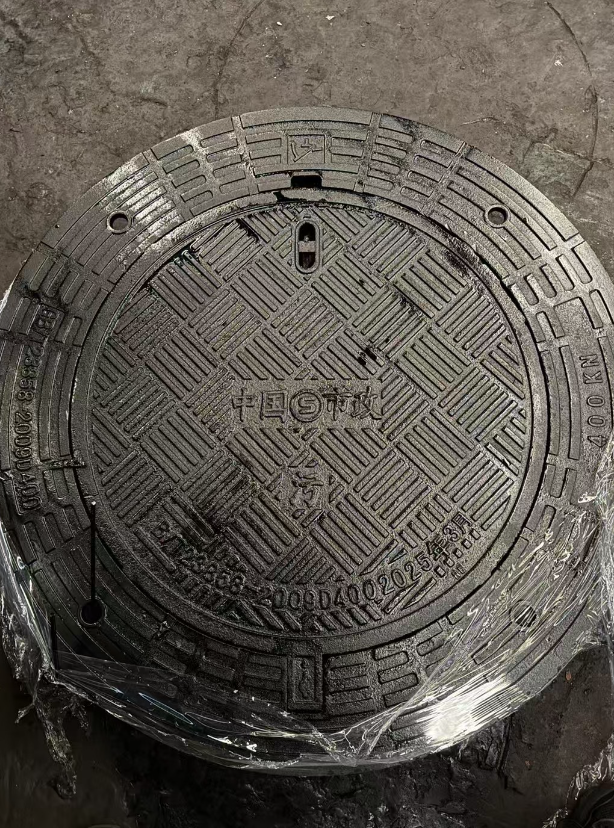 荣邦乡球墨铸铁防沉降井盖展示